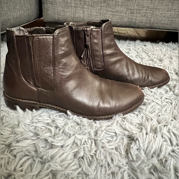 Stuart Weitzman Genuine Leather Booties - Picture 6 of 6